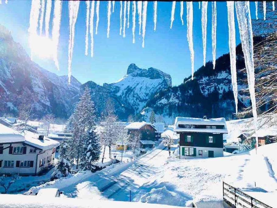 Cozy Apartment In Vintage House In Kandersteg Bagian luar foto